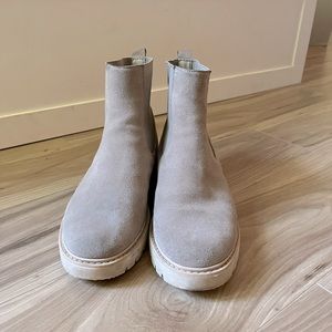 Dolce Vita Pepper Chelsea Boot - Women’s 9